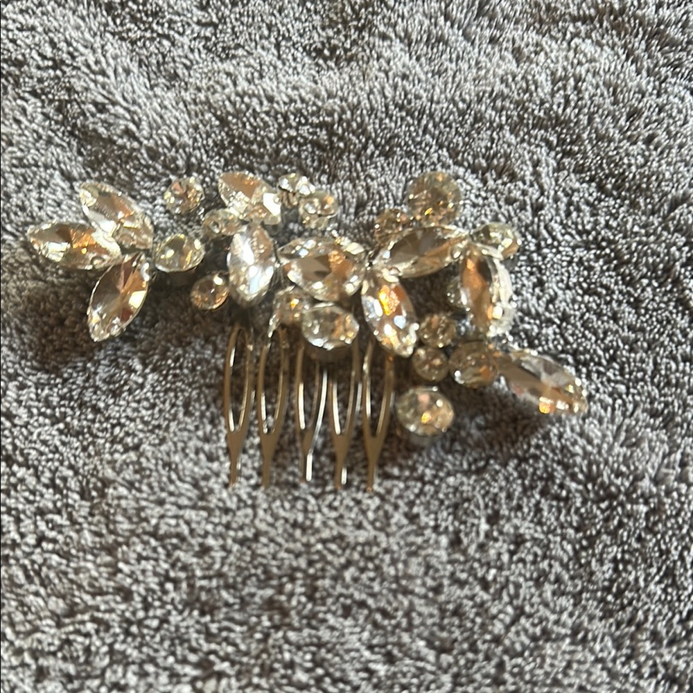Set of two Sparkling Crystal Hair Combs